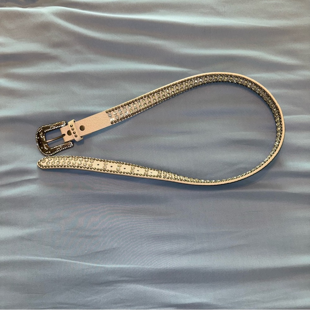 NWOT Genuine Leather White and Silver Bling Belt Size Medium
